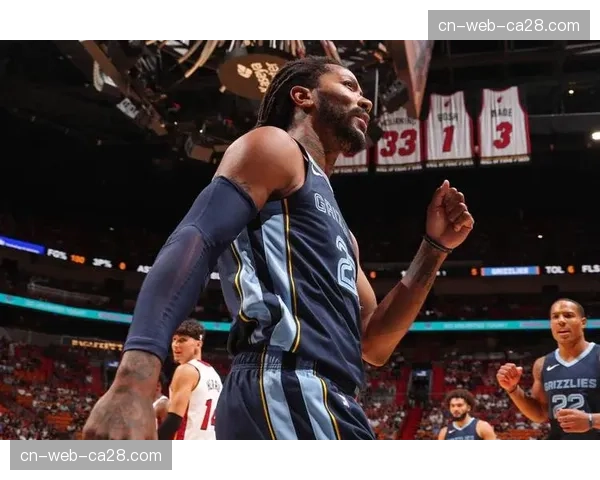 灰熊主帅詹金斯接受专访，阐述本季“无限换防”体系的构建与挑战