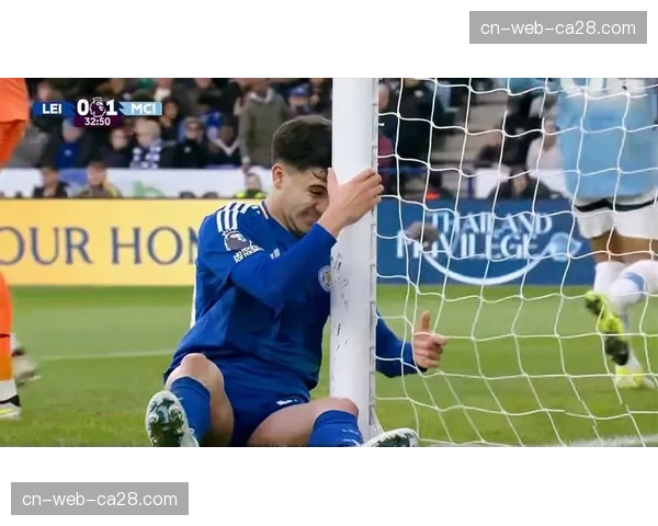 巴萨训练课重点演练边路传中战术，以应对曼城的高位防线